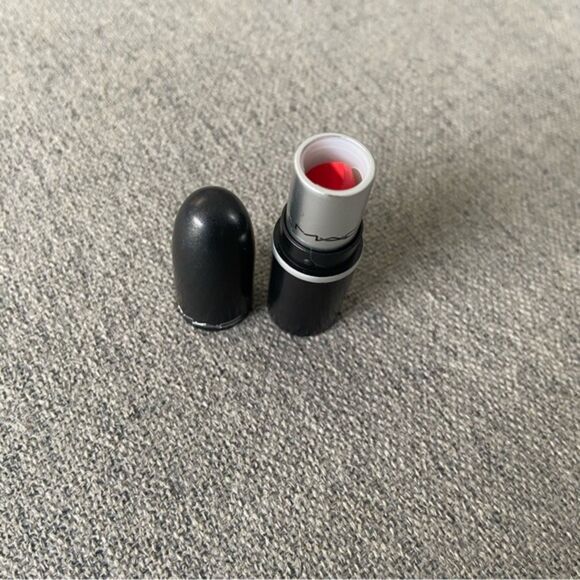 MAC Cximal Silky Matte Lipstick 607 Lady Danger Vivid Bright Coral Red NEW .12oz - Picture 6 of 6